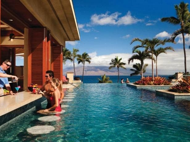 Large pool bar
