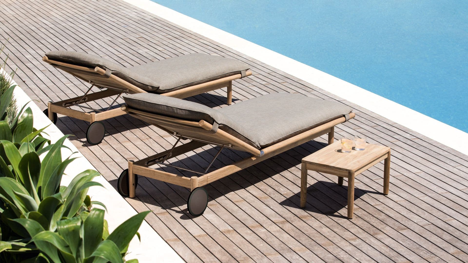 Pool Deck & Sun Loungers